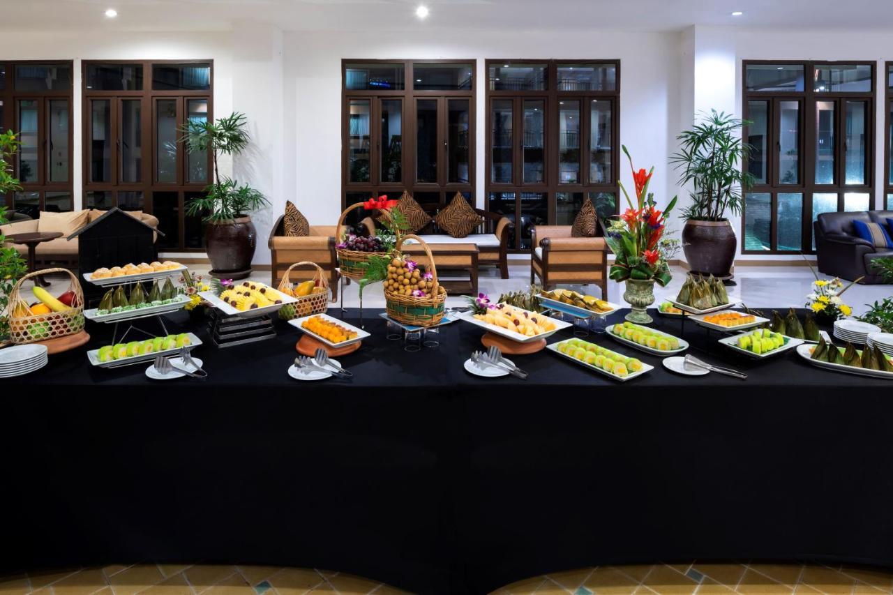 מלון Novotel Phuket Vintage Park 4*