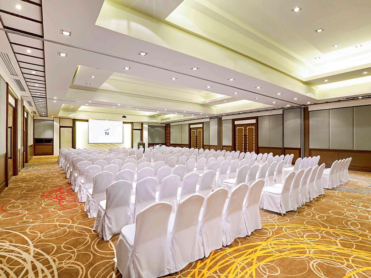 מלון Novotel Phuket Vintage Park 4*